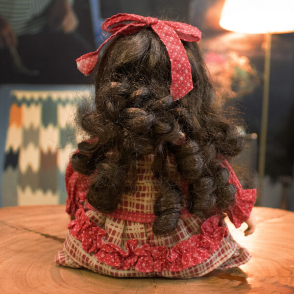 Коллекционная фарфоровая кукла с ручной росписью рост 25 см — изображение 4