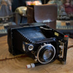 Старинный складной фотоаппарат "Voigtländer"с объективом g. Deckel‑München