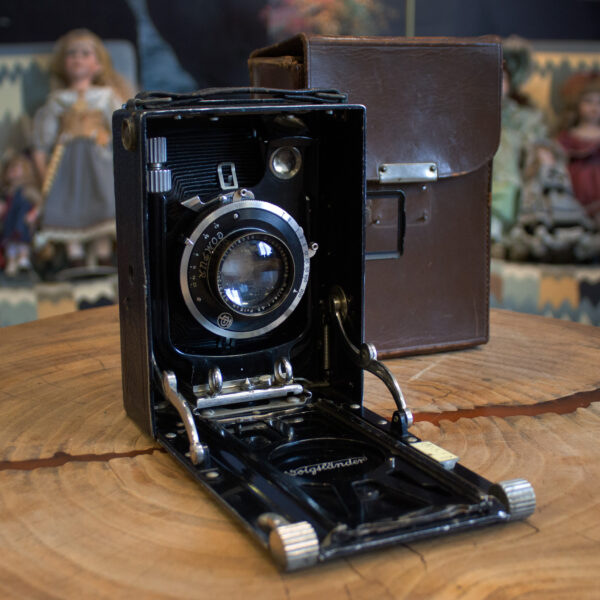 Старинный складной фотоаппарат "Voigtländer"с объективом g. Deckel‑München — изображение 2