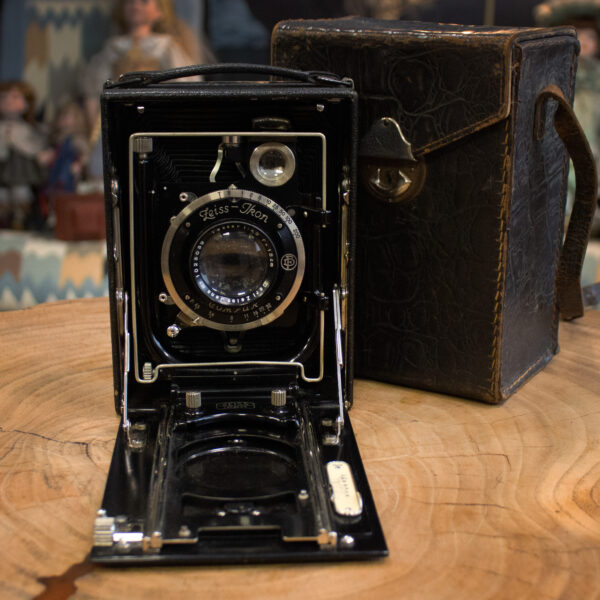 IMG_3226 Складной фотоаппарат «Zeiss Ikon Nettar 515/2» — изображение 2